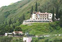 Termas de Reyes y laguna de Yala – Half Day