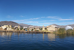 Isla Flotante de Los Uros
